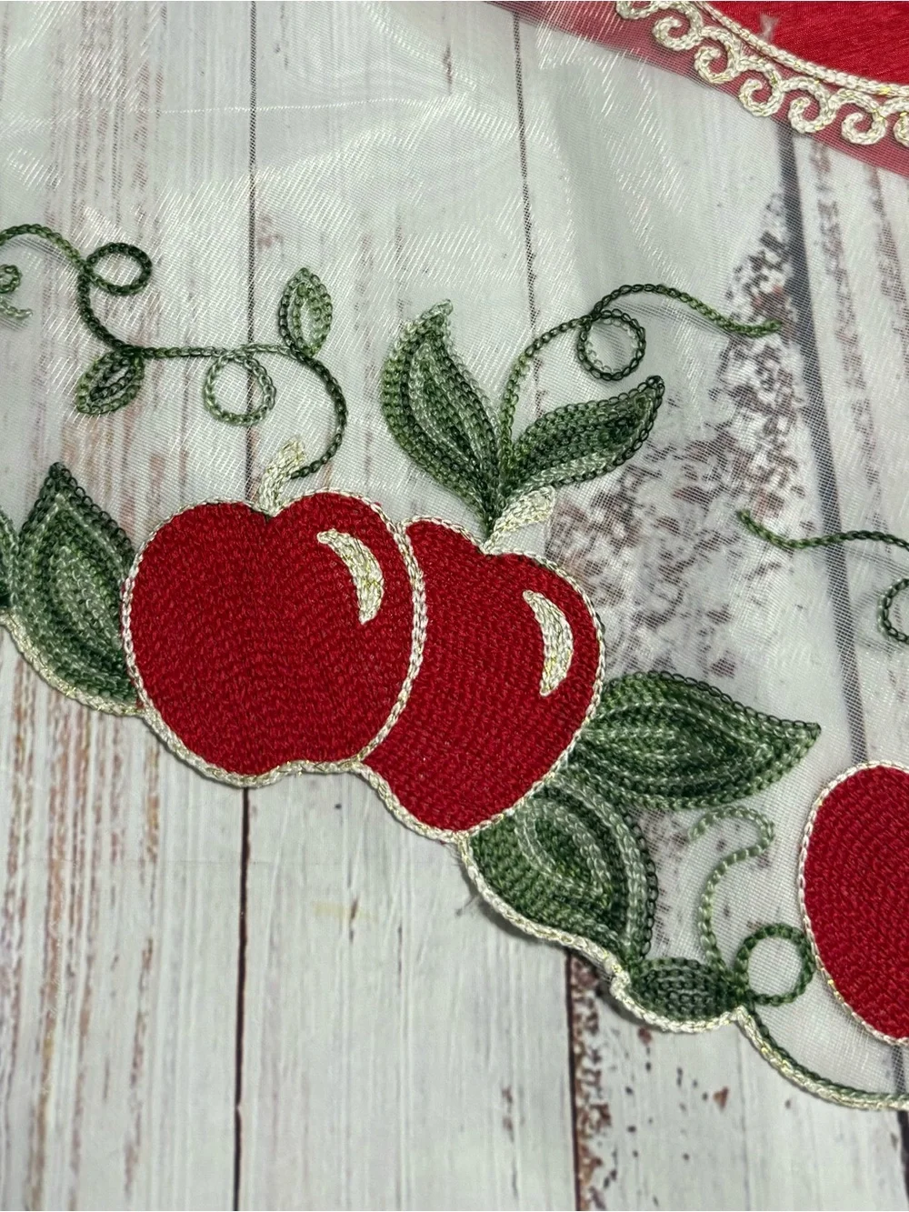 New Red Apple Kitchen Curtains - 3-Piece Set